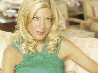 Tori Spelling Wallpaper Celebrities