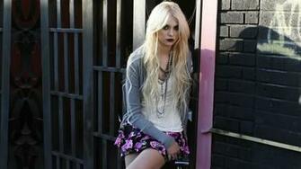 Taylor Momsen Material Girl Photoshoot Wallpaper
