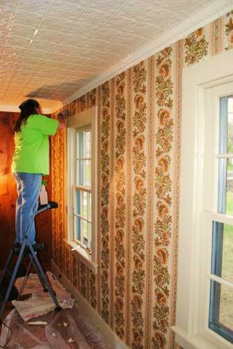 Women And A Paintbrush Wallpaper It S Making Comeback