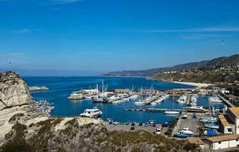 Wallpaper Sea Stones Coast Bay Yachts Boats Italy
