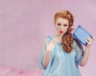 Molly Quinn Wallpaper