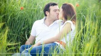 Kiss Kissing Photo