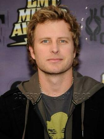 Country Singer Dierks Bentley And Wife Expecting First Child