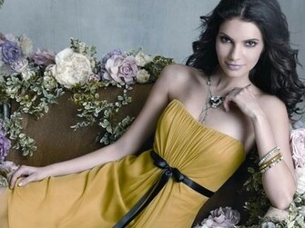 Teresa Moore Yellow Dress Alana De La Garza HD Wallpaper