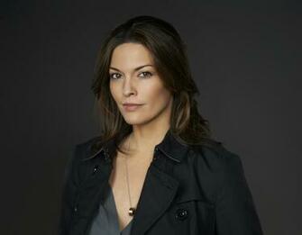 Alana De La Garza Wallpaper Background