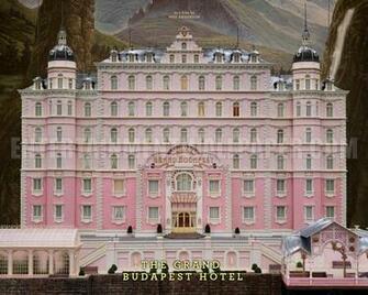 Best The Grand Budapest Hotel Wallpaper