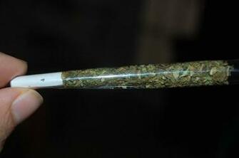 Raw Papers Wallpaper Was The Brand Name That
