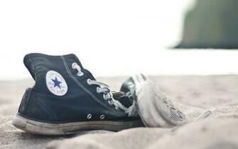 Wallpaper Converse Shoes At Beach In