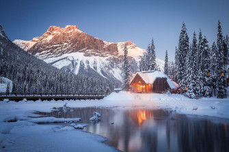 Canadian Rockies In Winter Action Photo Tours