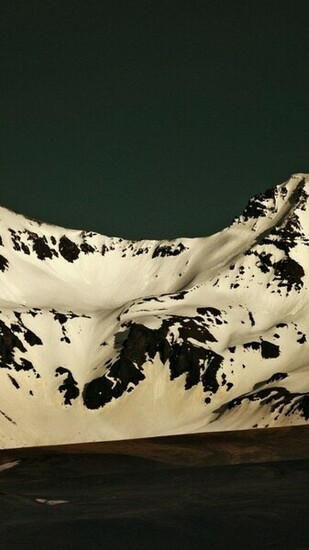 Snow White Mountains Android Wallpaper