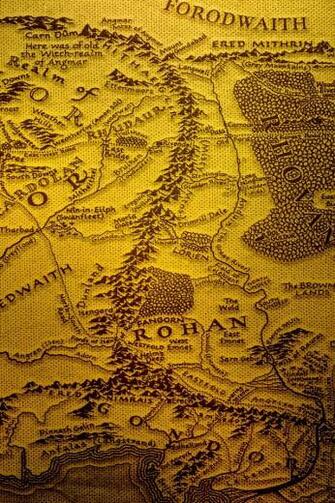 Realm Of Middle Earth iPhone 4s Wallpaper