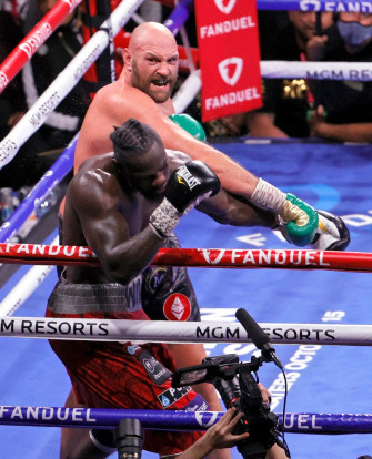 Tyson Fury Def Deontay Wilder In Trilogy Best Photos From Las Vegas