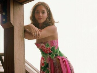 Katie Holmes Wallpaper Beautiful Pictures And
