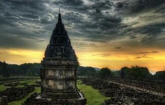 Wallpaper Tugu Jogja By Nunaechie