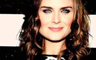 Emily Deschanel Wallpaper Record