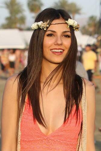 Victoria Justice Wallpaper