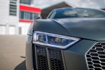 Audi R8 V10 Wallpaper Image Photos Pictures Background