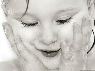 Cute Little Child Baby Wallpaper HD