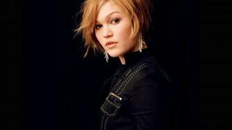 Celebrity Julia Stiles HD Wallpaper Desktop Background