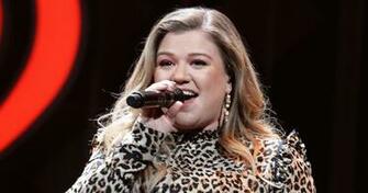 Kelly Clarkson To Perform At Super Bowl Pre Parties