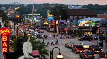 Downtown Wisconsin Dells Photos