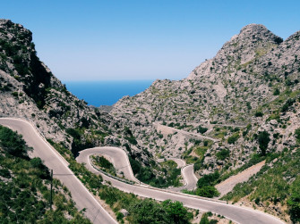 Wallpaper 4k Mountain Road Winding Grass Beautiful Landscape