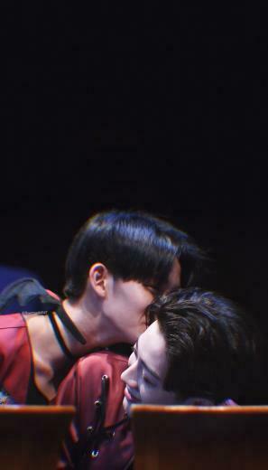 Wanna One Fansign Bae Jinyoung And Lai Guan Lin Wallpaper My