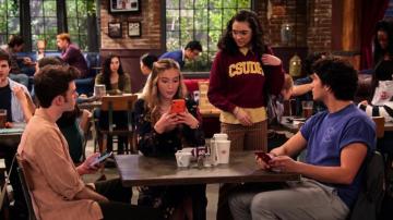 Apple iPhone Smartphone Of Bella Podaras As Brooke Bishop In The