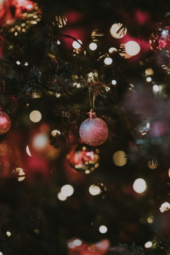 Christmas Tree Decor iPhone Wallpaper