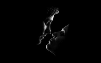 Passion Kiss Wallpaper