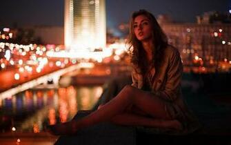 Girl In Citylights HD Wallpaper