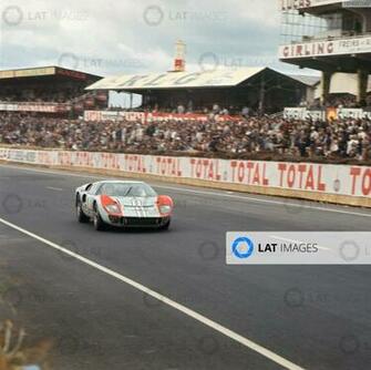 Le Mans Hours Photo