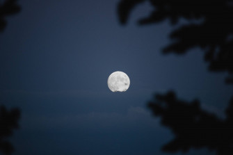 Aesthetic Moon Wallpaper