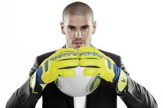 Asian42 Victor Valdes Wallpaper