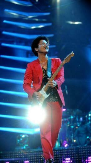 Wallpaper Bruno Mars Concert iPhone 3d