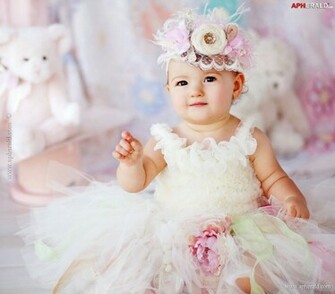 Funmozar Cute Baby Girl Wallpaper