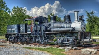 HDr Of A Peculiar Locomotive Wallpaper