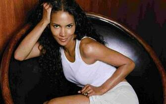 Halle Berry Wallpaper Celebrities Girls