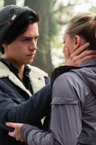 Reasons You Should Start Shipping Jughead And