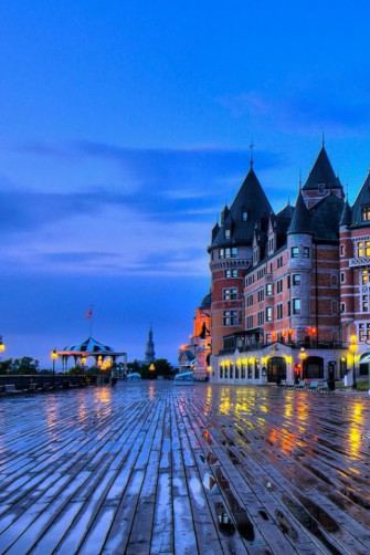 Chateau Frontenac Quebec iPhone 4s Wallpaper
