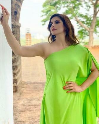 Zareen Khan Top Hottest HD Photos Wallpaper