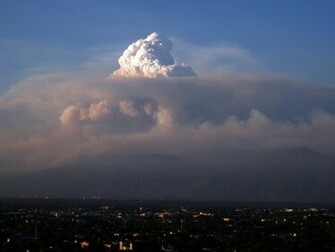 Mushroom Cloud Over La Wallpaper