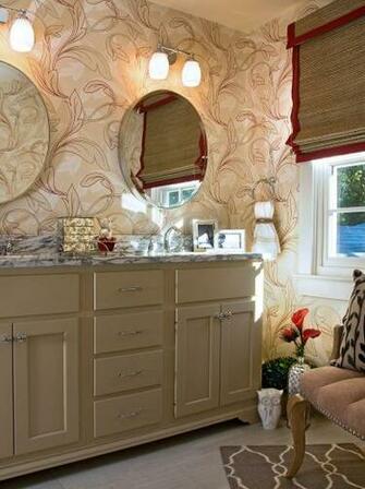 Wallpaper Soft Colors Balance A Bold Leaf Print On The Of