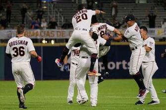 Twins Indians Eddie Rosario Scores Winning Run In Inning