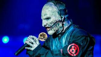 Slipknot S Corey Taylor Slaps Phone Out Of Fan Hand
