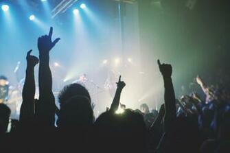 Music Band Playing In Front Of Crowd At Night HD Wallpaper