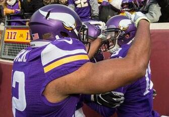 Vikings Cruise To Victory Over Panthers