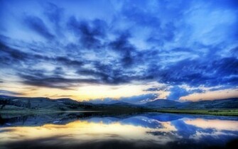 Yellowstone National Park HD Background Trendy Wallpaper