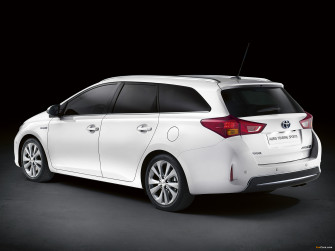 Toyota Auris Touring Sports Hybrid Wallpaper