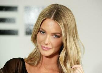 Jennifer Hawkins Wallpaper Image Photos Pictures Background